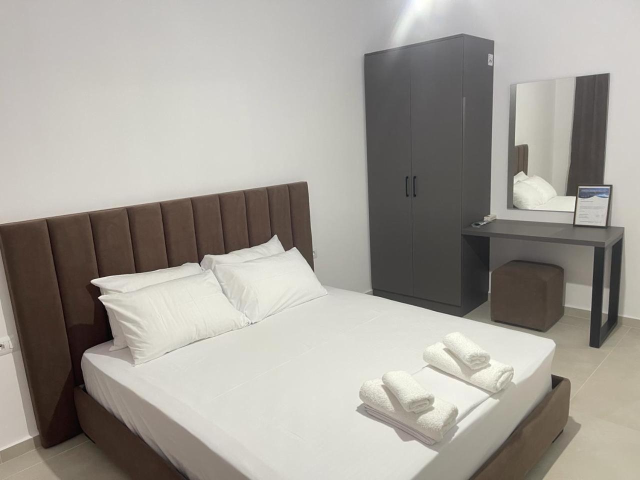 Sunrose Residences Sarandë Exteriör bild