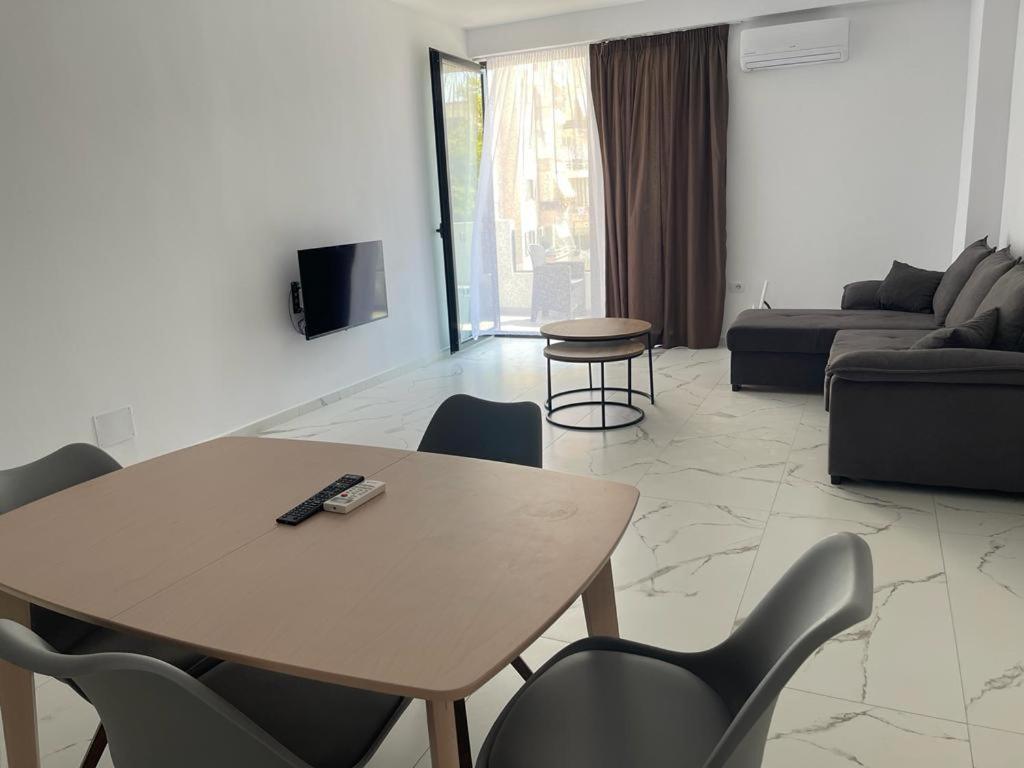Sunrose Residences Sarandë Exteriör bild