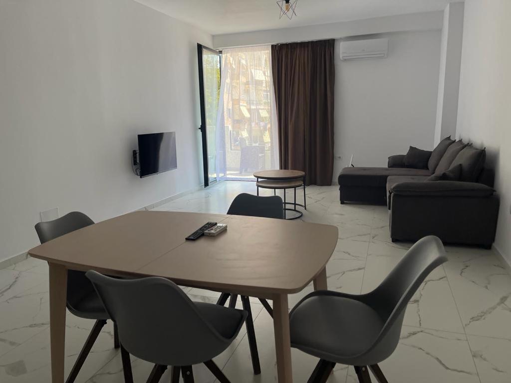 Sunrose Residences Sarandë Exteriör bild