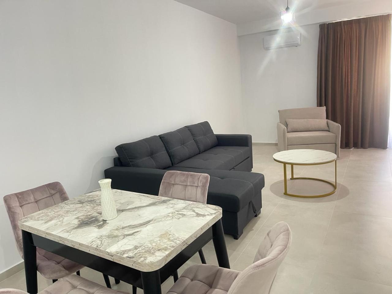Sunrose Residences Sarandë Exteriör bild